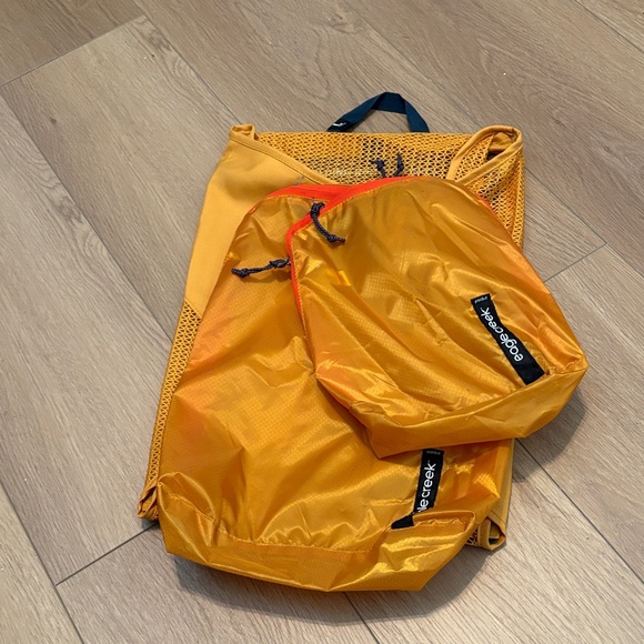 Eagle Creek set of 3 orange travel pouches, new and never used - Picture 1 of 3